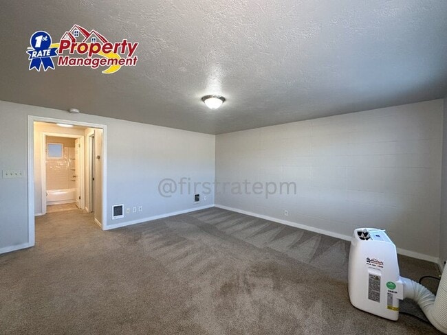 Photo - 1205 W Beacon St