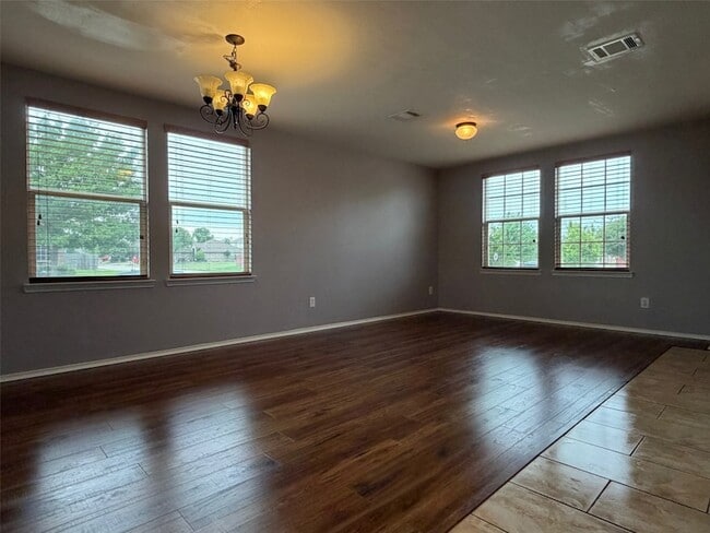 Photo - 4600 Mountain Oak St