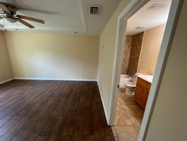 Photo - 1624 Javier St Unidad A