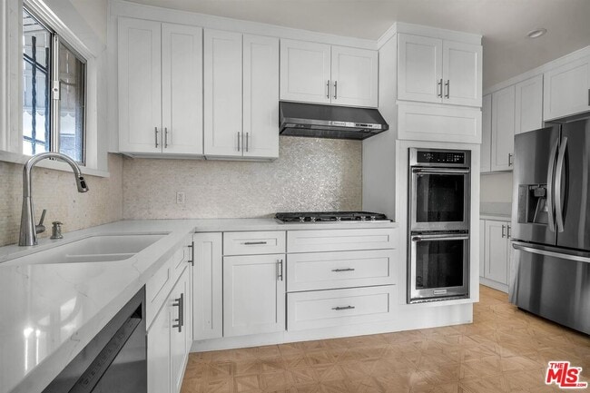 Photo - 157 S Elm Dr