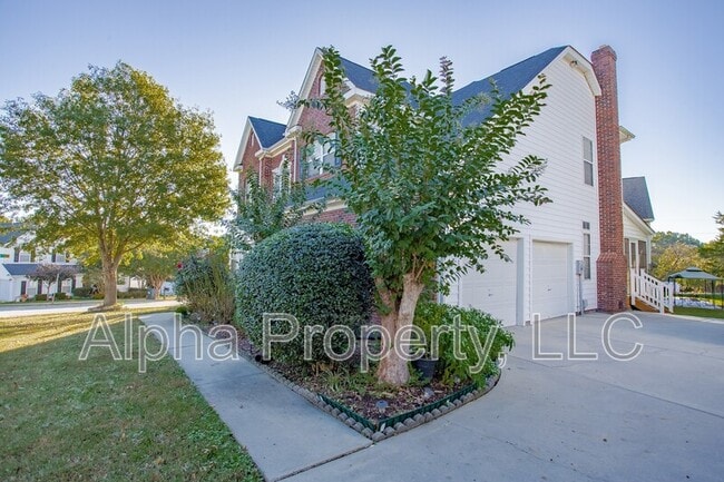 120 Windsong Dr