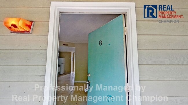 Photo - Upper Level 1 BD/1 BA Condo Near UNCW Unidad 8