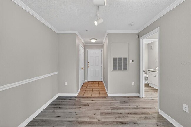 Photo - 18001 Richmond Pl Dr Unidad 332