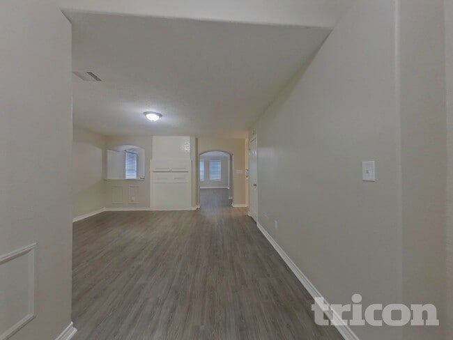 Photo - 729 Forest Ln Dr