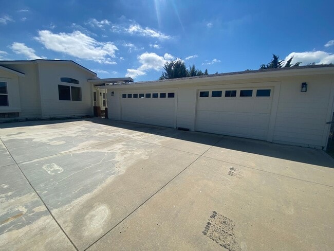 Photo - Panoramic Views - 46 West - Hilltop Property