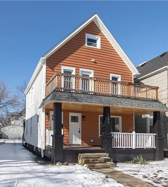 Photo - 87th,W.1308 Unit Up