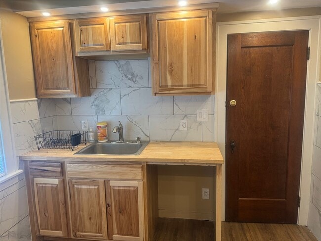 Building Photo - 102 Tulane Rd