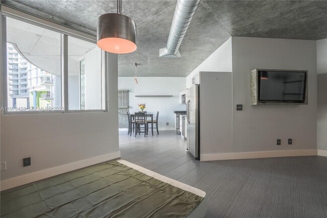 Photo - 690 SW 1st Ct Unit 1434