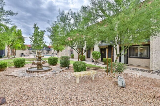 Photo - 700 W University Dr