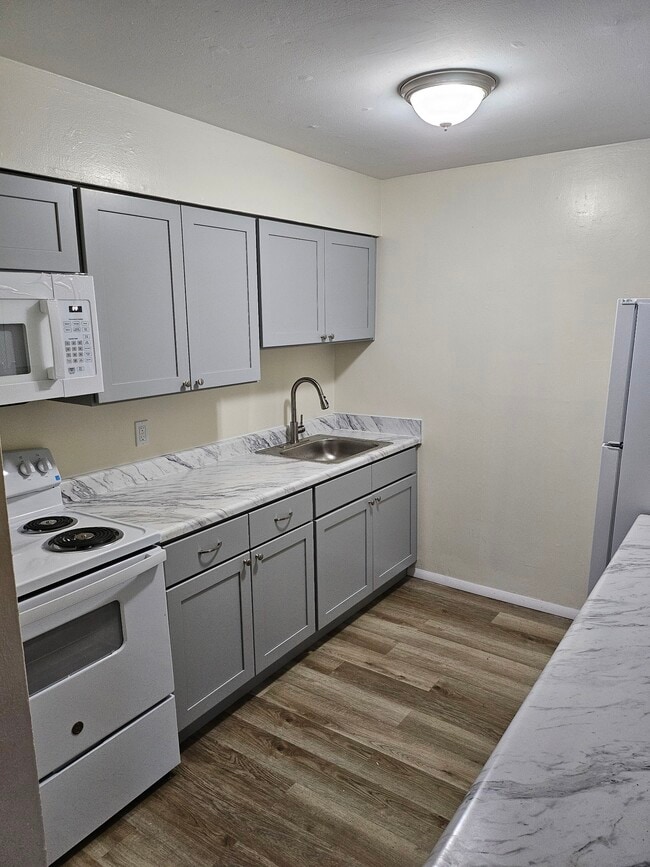 Photo - Squire Village Apartments