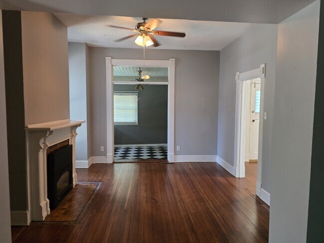 Photo - 3936 Mercier St Unit 1