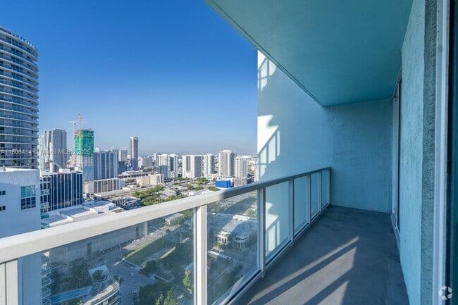 Building Photo - 1900 N Bayshore Dr Unit 3809 Rental
