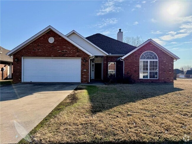 Building Photo - 707 Arcadia Dr Rental