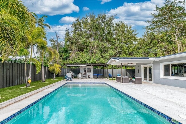 Photo - 17420 SW 84th Ct