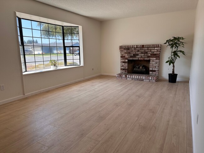 984 McKenzie Ave