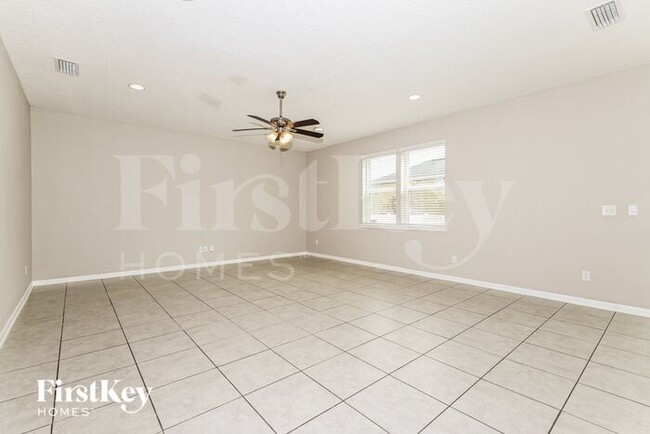 Photo - 1067 Persimmon Dr