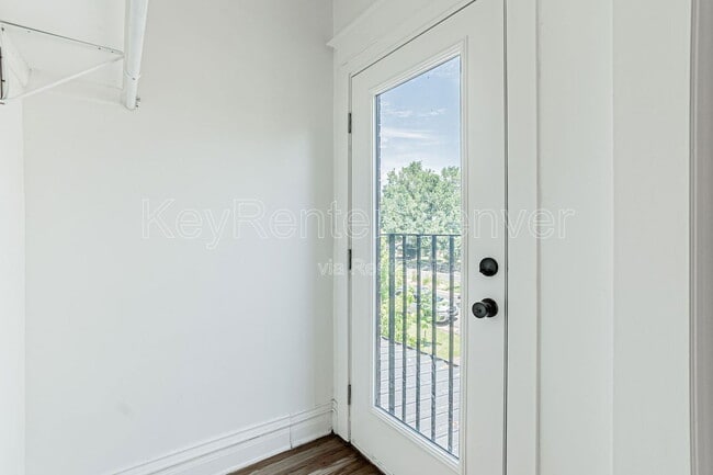 Photo - 229 S Logan St Unit 2