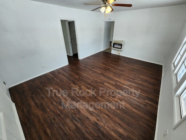 Photo - 631 N Hickory Ave