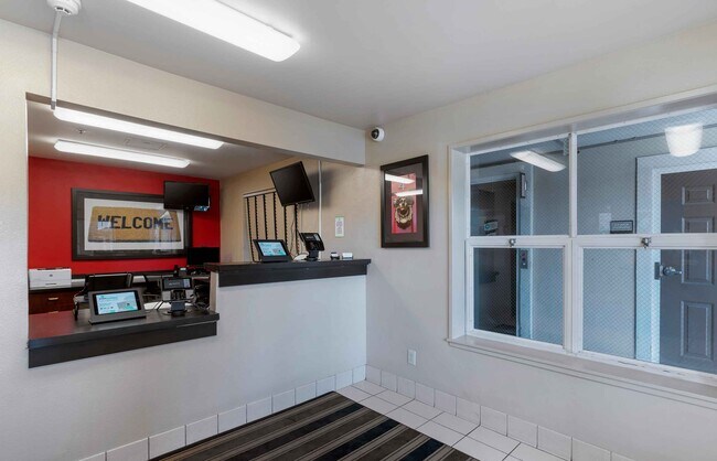 Furnished Studio-Sacramento - White Rock Rd.