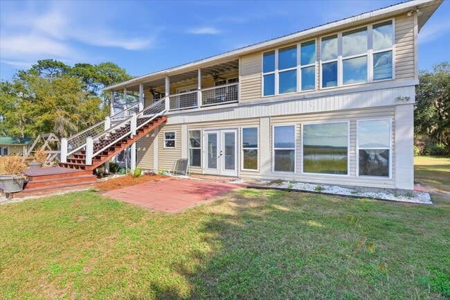 Building Photo - 256 River Dr