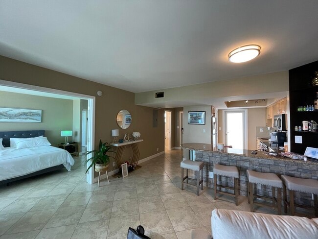 Photo - 333 NE 21st Ave Unidad 1118
