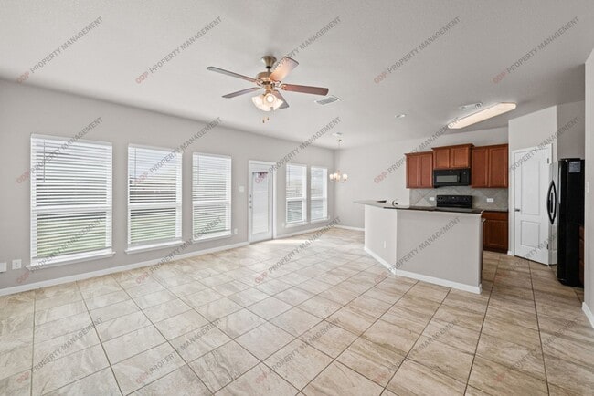 Photo - 7913 Hickman St