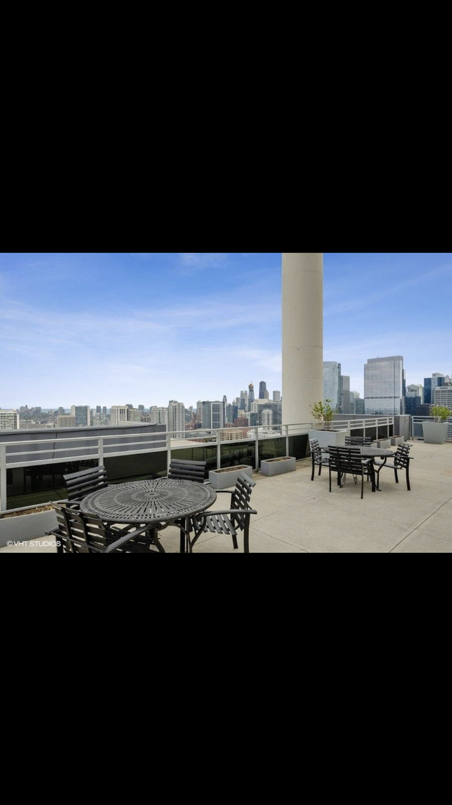 Photo - 737 W Washington Blvd Unidad 1504 Rental