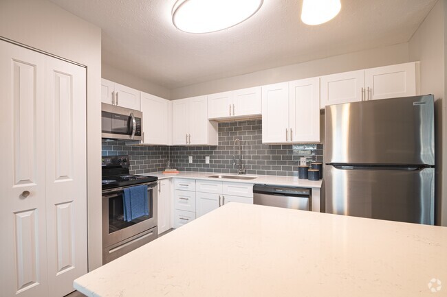 Kitchen - Meridian Court South Rental