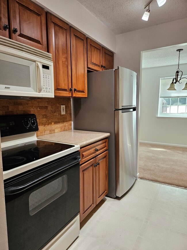 Kitchen - 3204 Valley Dr Unit 3204 Valley Drive