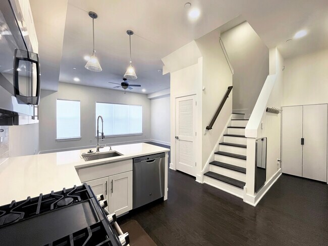 Building Photo - 514 W Montgomery Ave Unit 7 Rental