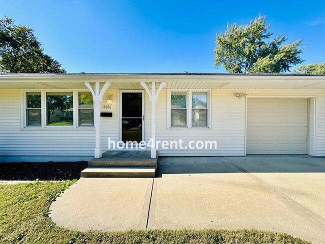 Photo - Beautifully Updated Home in Prime Overland...