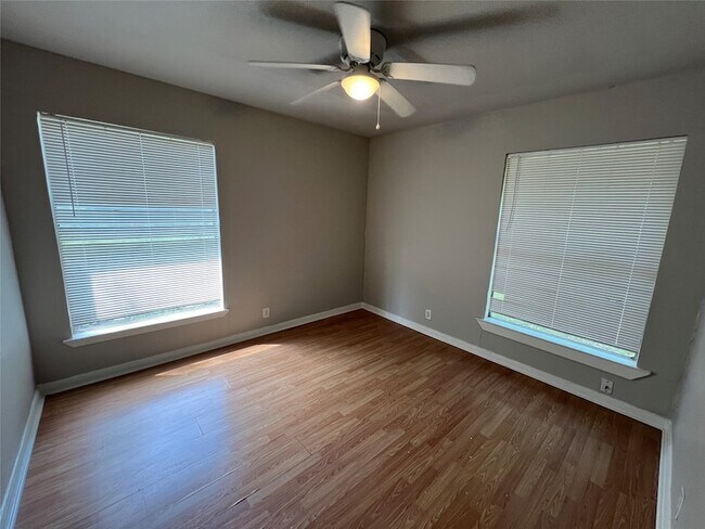 Photo - 222 N Ricketts St House