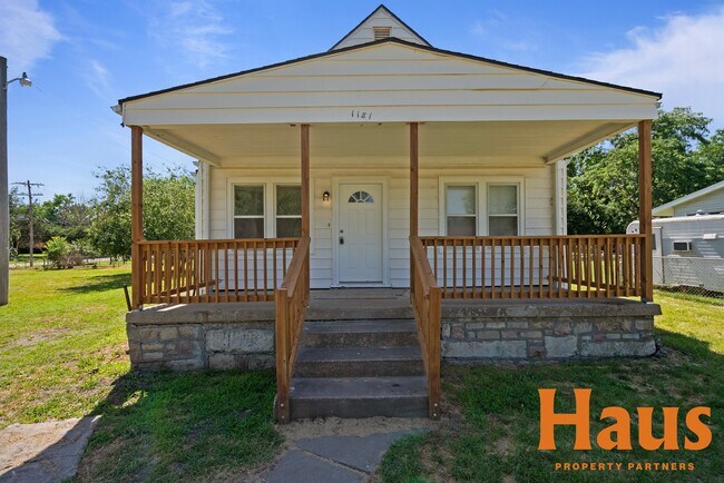 Photo - 1181 SW Hillsdale St House