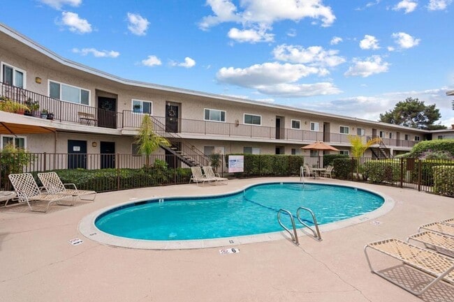 Building Photo - Move in Ready!  Available for immediate mo... Unit 49 Rental