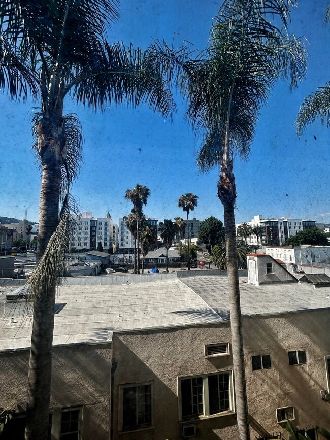 Photo - 1523 N McCadden Pl Unit 405