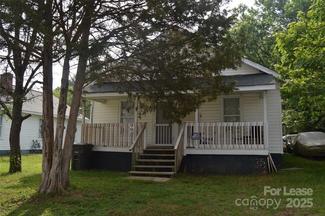 Photo - 208 Wilson St House