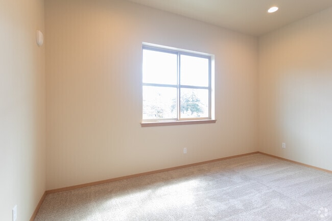 1BR,1BA-900SF