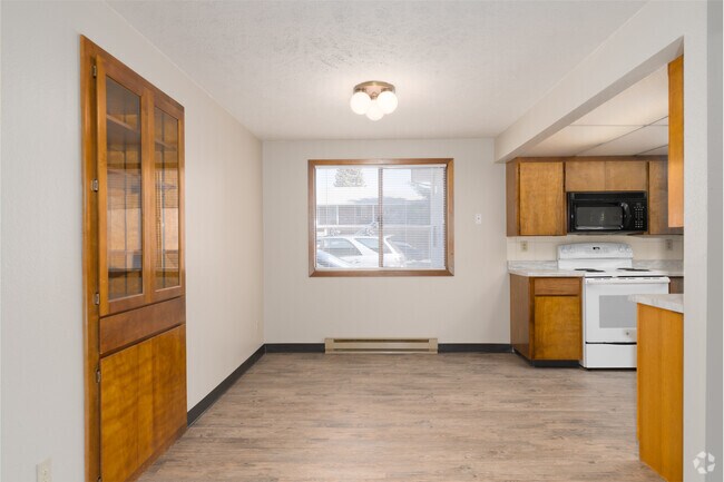 2BR, 1BA - 1050SF - Dinning Room