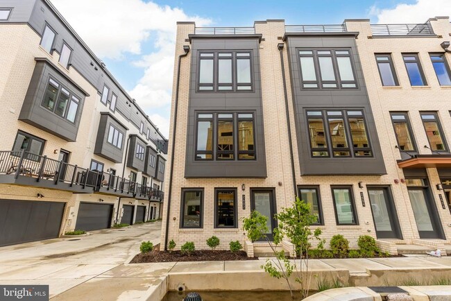 Photo - 2602 Connecticut Ave NW Townhome