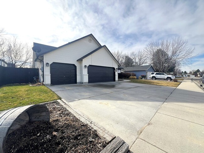 Photo - 2541 E Clarene Ct