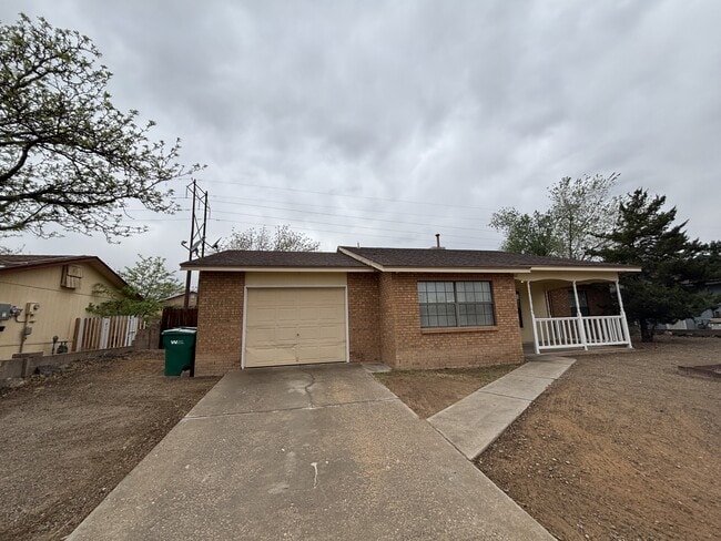 Building Photo - 2292 Lema Rd SE