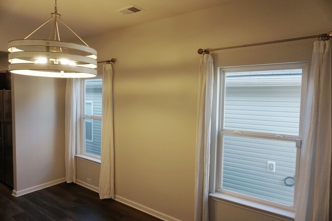 Photo - 2221 Silverton Dr