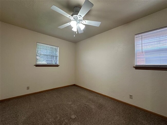 Photo - 500 Stinson St