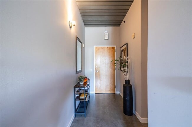 Photo - 620 Glen Iris Dr NE Unit 301