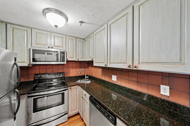 Building Photo - 230 Willard St Unit 602