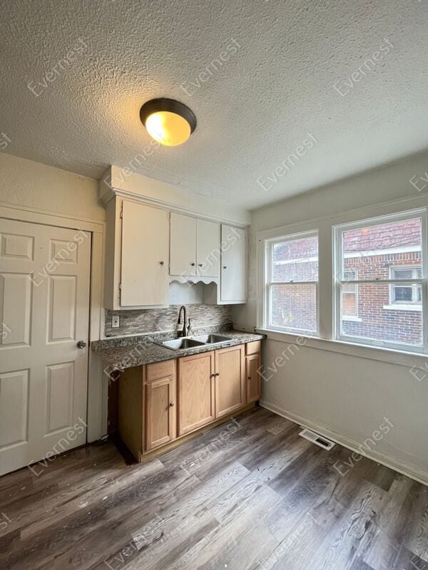 3998 Beaconsfield St Condo Condo for Rent in Detroit, MI