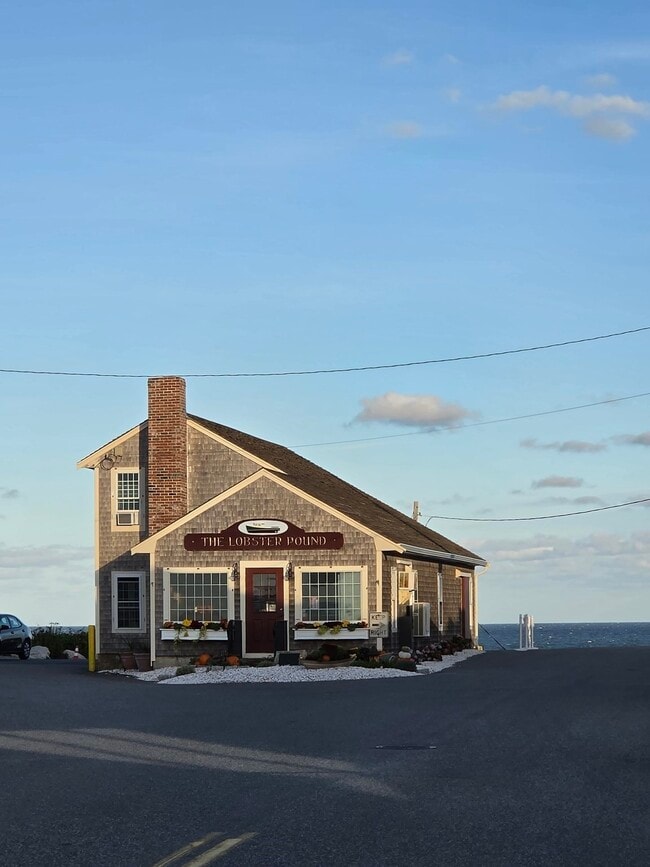 7 Arnold Ave