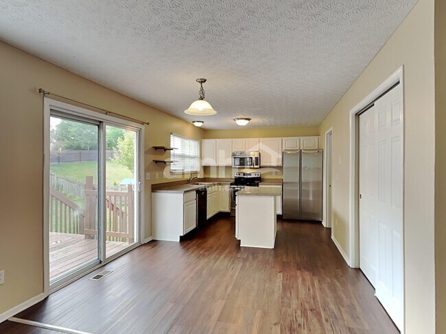 Photo - 512 Longview St