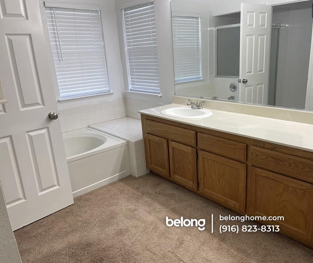 Photo - 8336 Lonely Hill Way