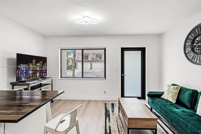 Photo - 1630 SW 4th Ave Unit 2